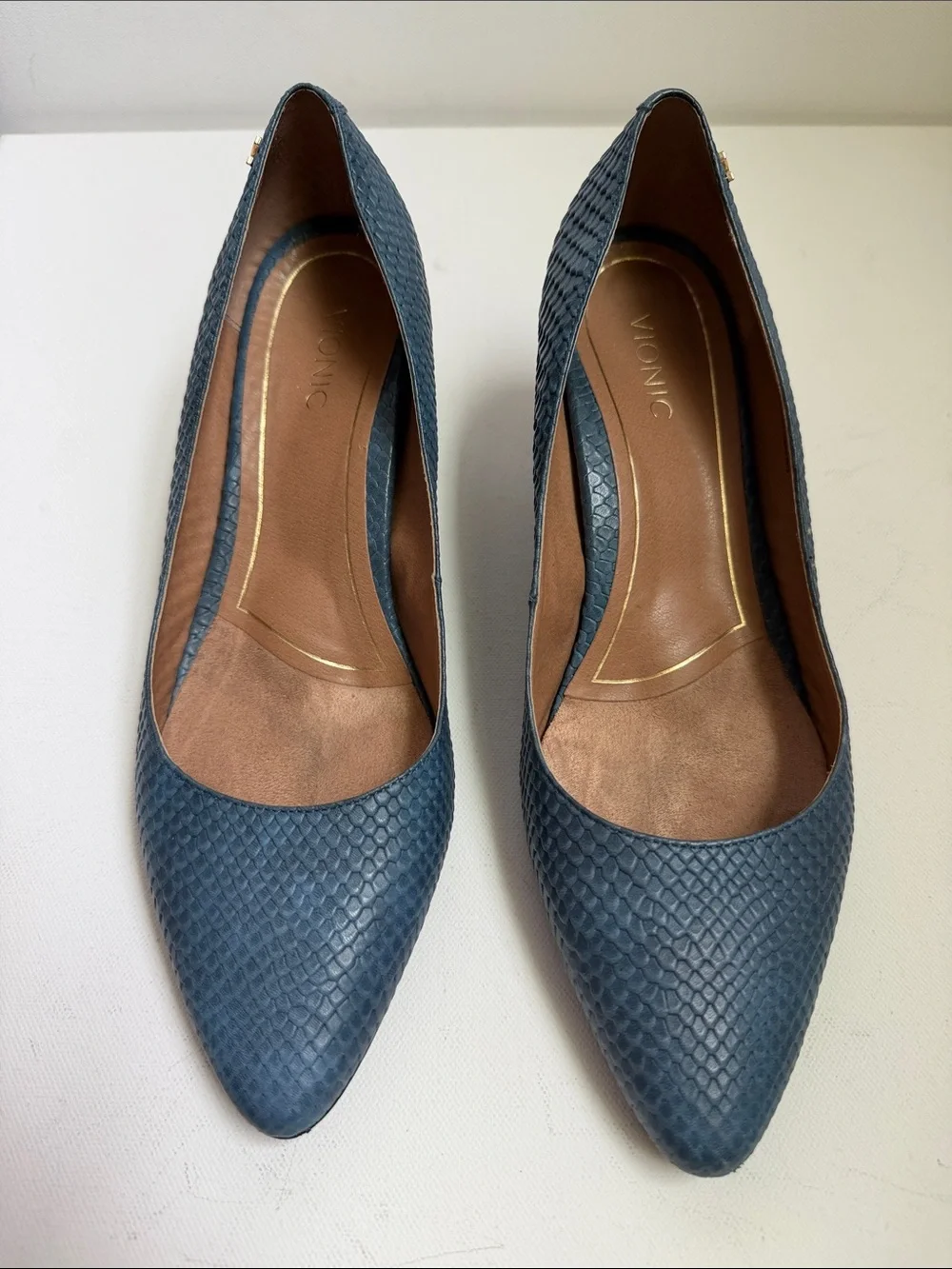 Vionic Blue Textured Pointed-Toe Flats | 8.5